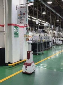 “智科云”巡检机器人亮相工业现场 智慧守护设备安全运行