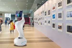 2025年迎宾机器人公司是如何定制迎宾智能机器人的？